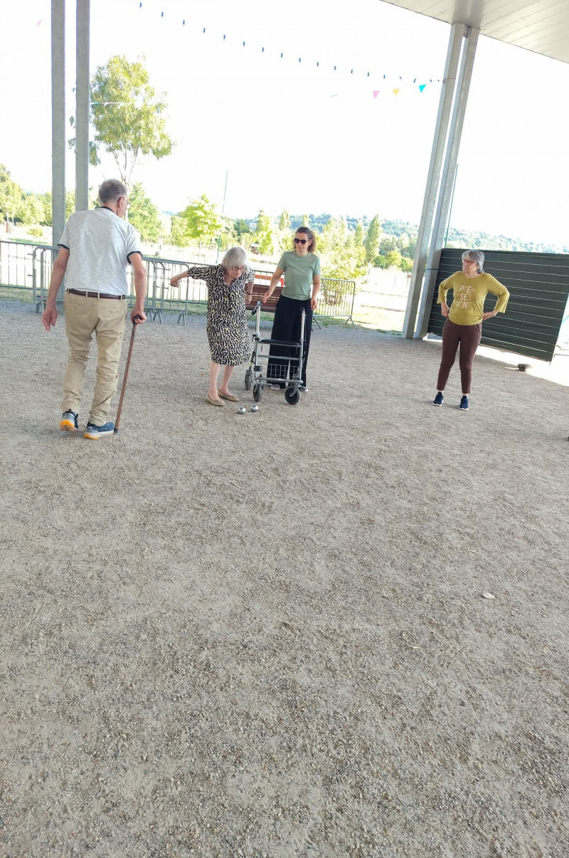 📣 Atelier pétanque à l’EHPAD Le Passage ! 🏐