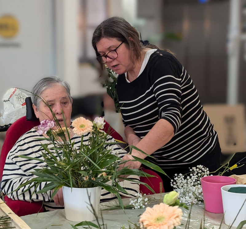 Atelier d’art floral , une activité intergénérationnelle