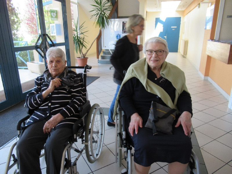 Sortie Au Théâtre